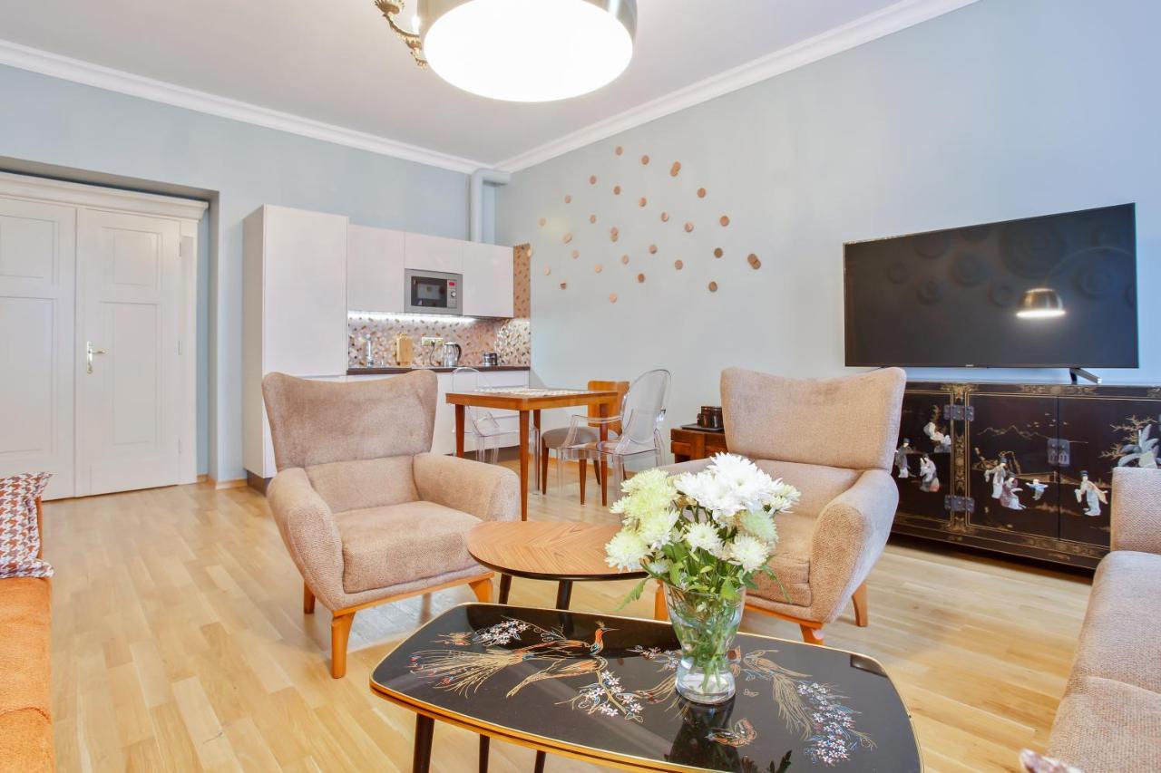 Newly Opened, Designer Opera Apartment — Photos 3
